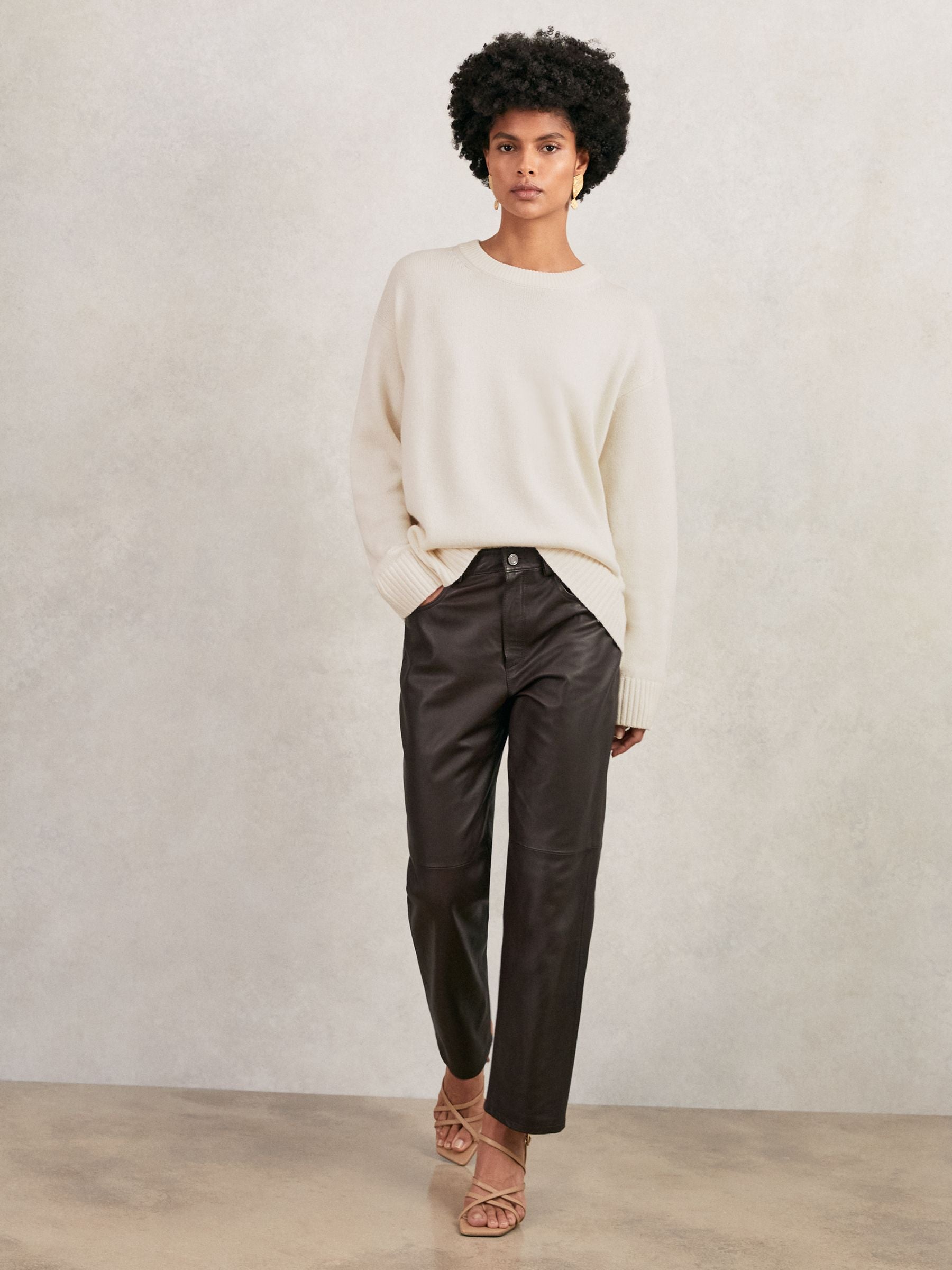 Ella Wool-Cashmere Crew-Neck Jumper in Cream
