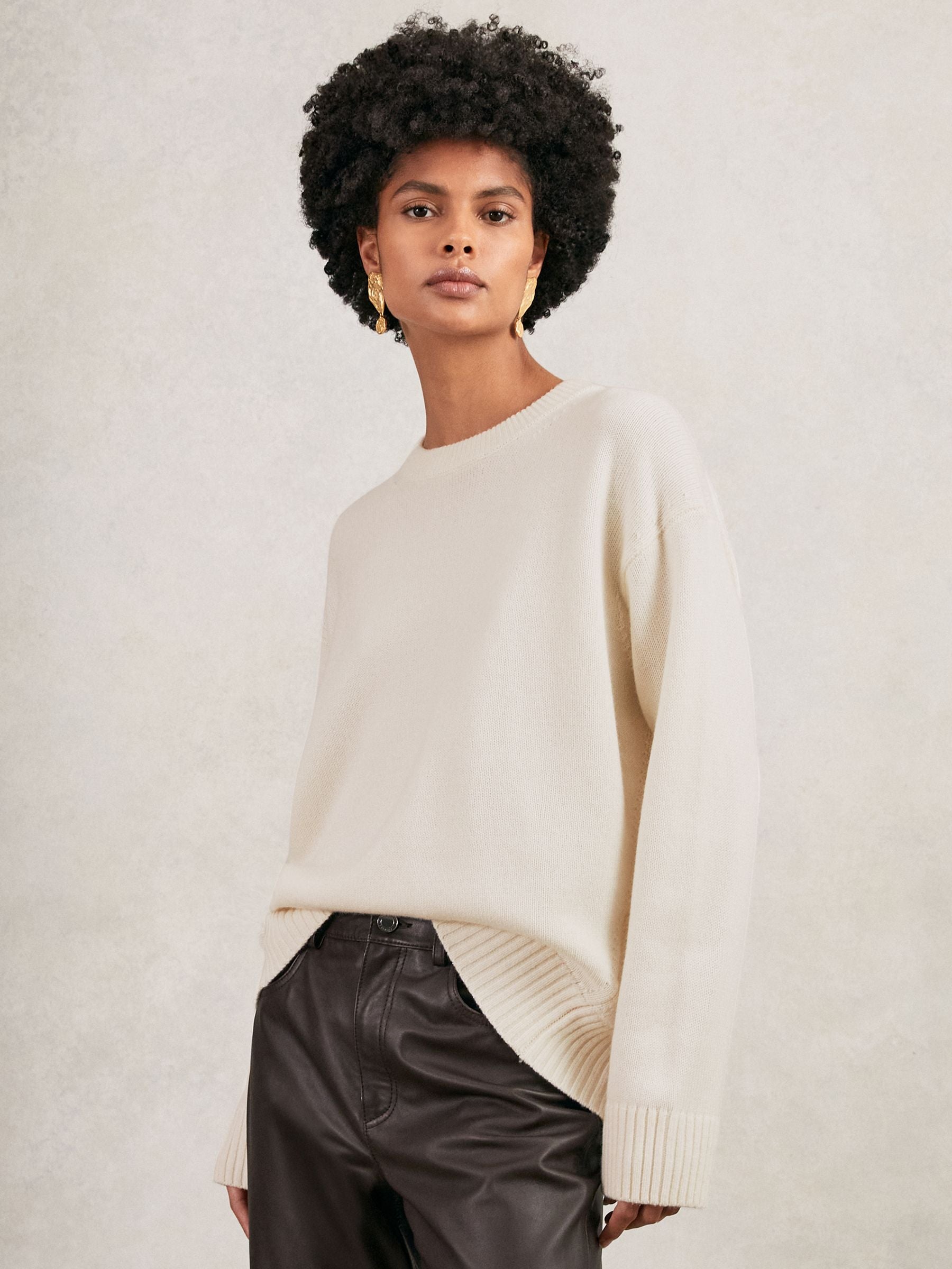 Ella Wool-Cashmere Crew-Neck Jumper in Cream