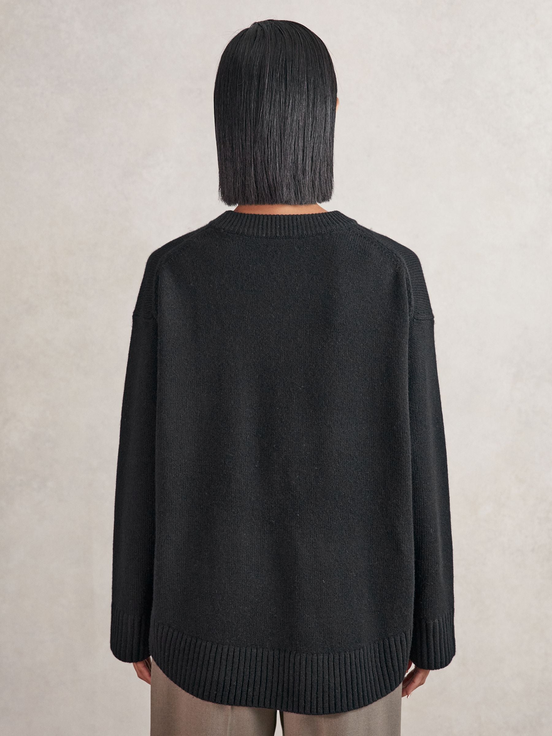 Ella Wool-Cashmere Crew-Neck Jumper in Black